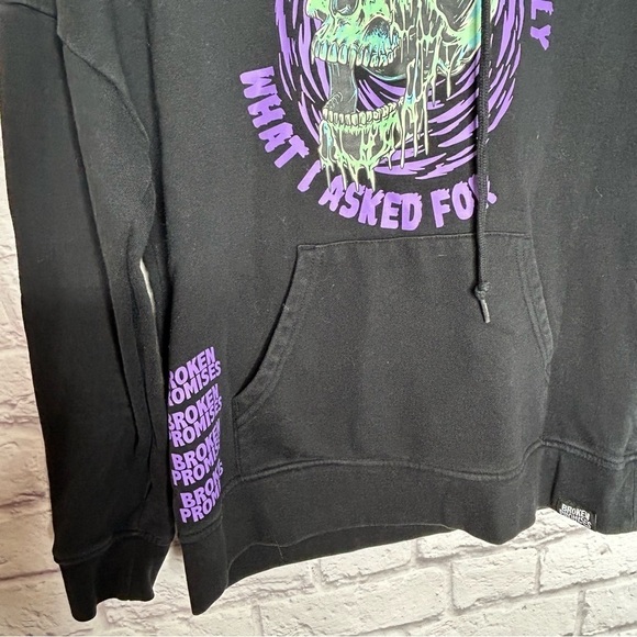 Broken Promises Jinxed Chain Skull Hoodie - Picture 9 of 16